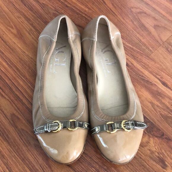 AGL Italy beige Ballet flats, size 38 ￼ Patten leather - Picture 1 of 7